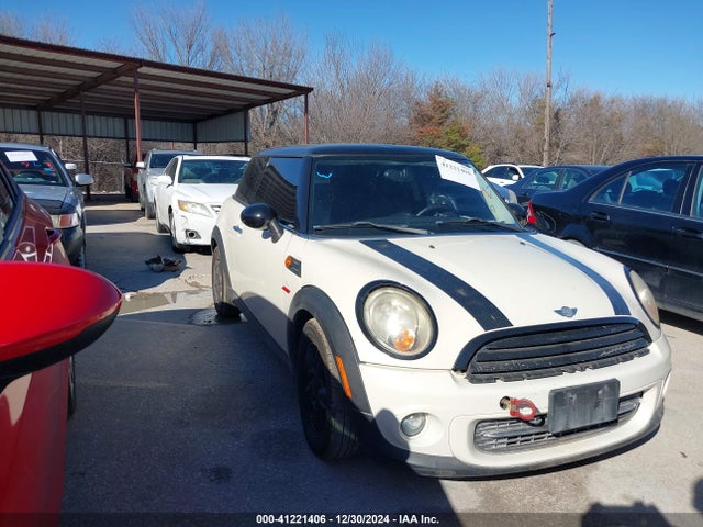 2011 MINI COOPER WMWSU3C56BT091389 Photo 0