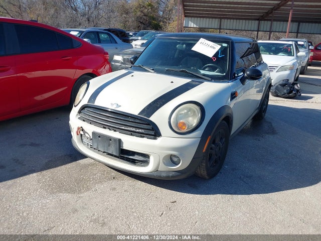 2011 MINI COOPER WMWSU3C56BT091389 Photo 1
