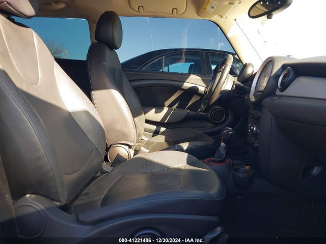 2011 MINI COOPER WMWSU3C56BT091389 Photo 4