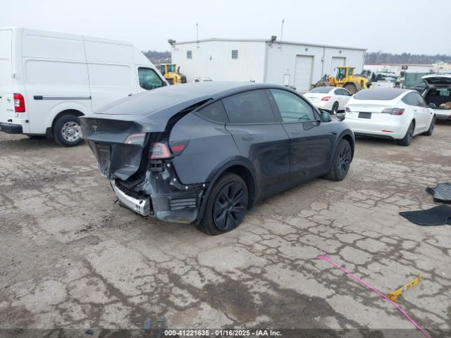 2024 TESLA MODEL Y 7SAYGAEE9RF180802 Photo 3