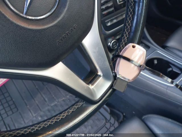 WDCTG4GBXFJ070528 Mercedes-Benz Gla 250 4matic
