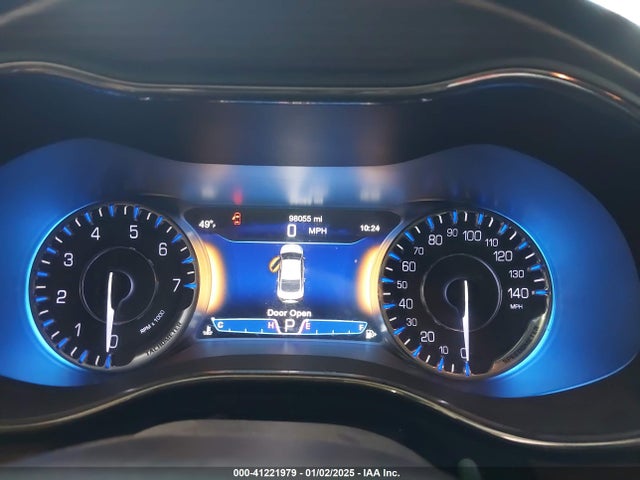 Chrysler 200 C 2015 1C3CCCCG1FN551259 Image 7