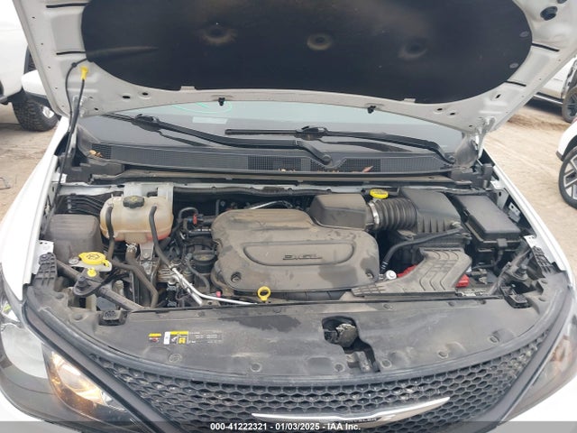 2C4RC1CG1PR531723 Chrysler Voyager Lx