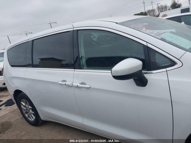 2C4RC1CG1PR531723 Chrysler Voyager Lx