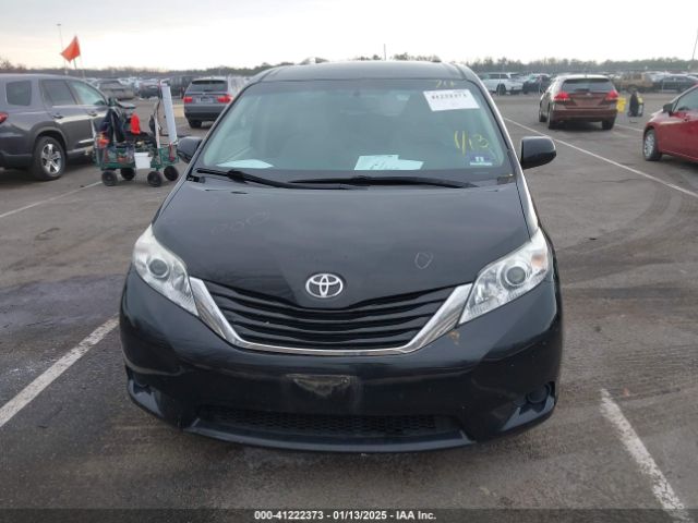 5TDKZ3DCXHS844432 Toyota Sienna Le 8 Passenger