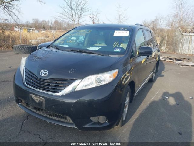 5TDKZ3DCXHS844432 Toyota Sienna Le 8 Passenger