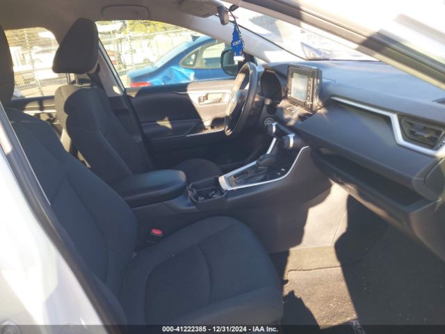 2T3H1RFV1KW055286 Toyota RAV4 LE