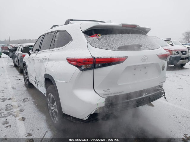 5TDGZRBH1NS586725 Toyota Highlander Xle