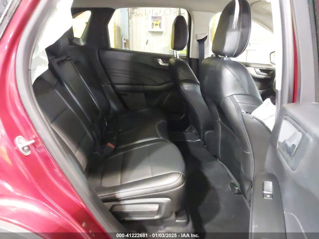 1FMCU9CZ4NUA15452 Ford Escape Sel Hybrid