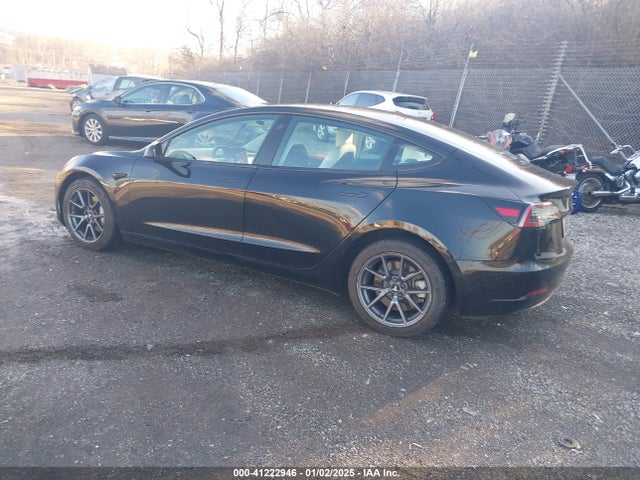 2022 TESLA MODEL 3 5YJ3E1EA3NF352830 Photo 2
