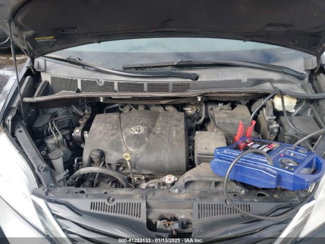 5TDKZ3DC9HS874442 Toyota Sienna Le 8 Passenger