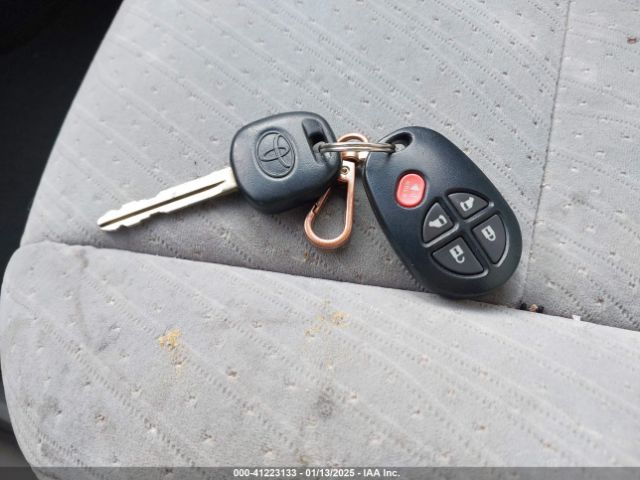 5TDKZ3DC9HS874442 Toyota Sienna Le 8 Passenger