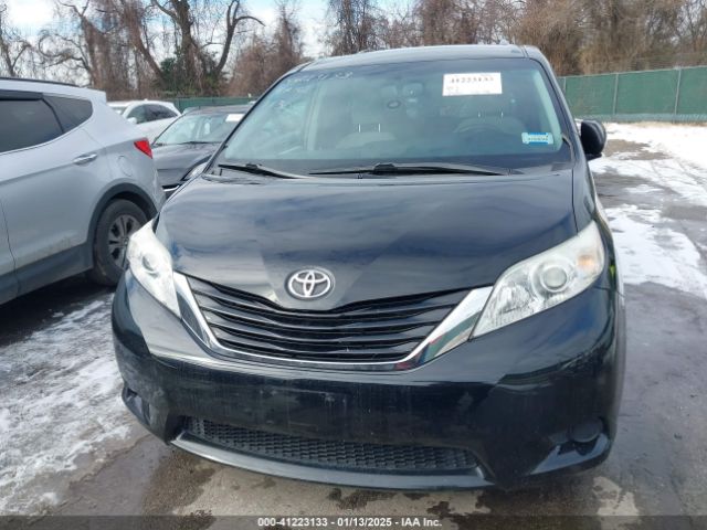5TDKZ3DC9HS874442 Toyota Sienna Le 8 Passenger