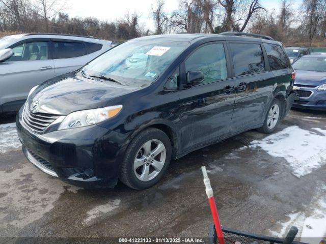 5TDKZ3DC9HS874442 Toyota Sienna Le 8 Passenger