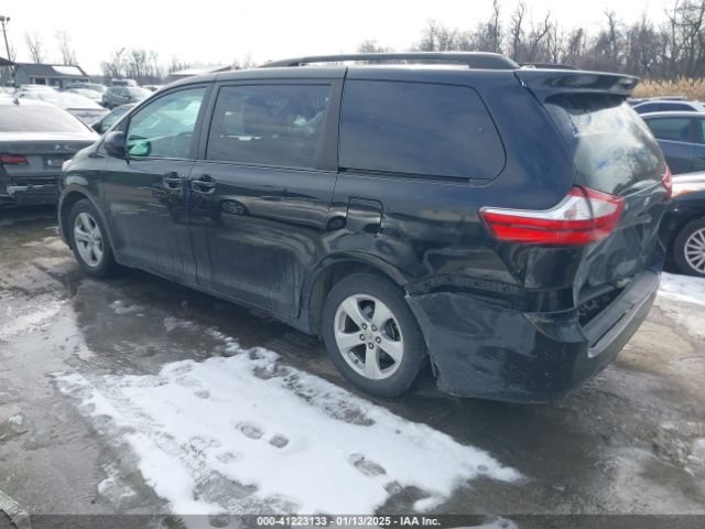 5TDKZ3DC9HS874442 Toyota Sienna Le 8 Passenger