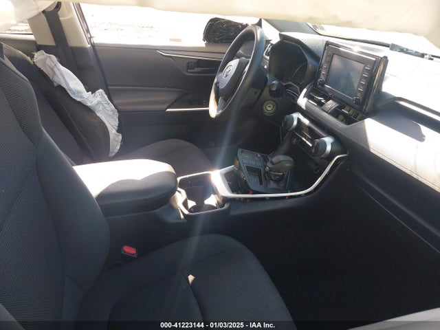 Toyota RAV4 LE 2019 2T3H1RFV1KC007305 Image 5