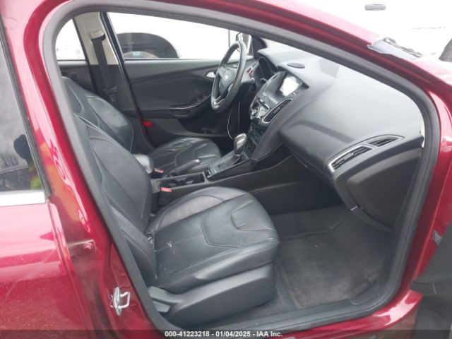1FADP3J22GL313631 Ford Focus Titanium