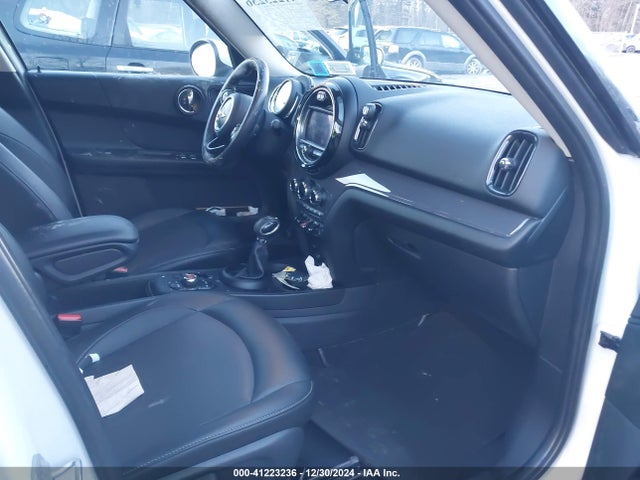 2019 MINI COUNTRYMAN WMZYV5C53K3E05220 Photo 4