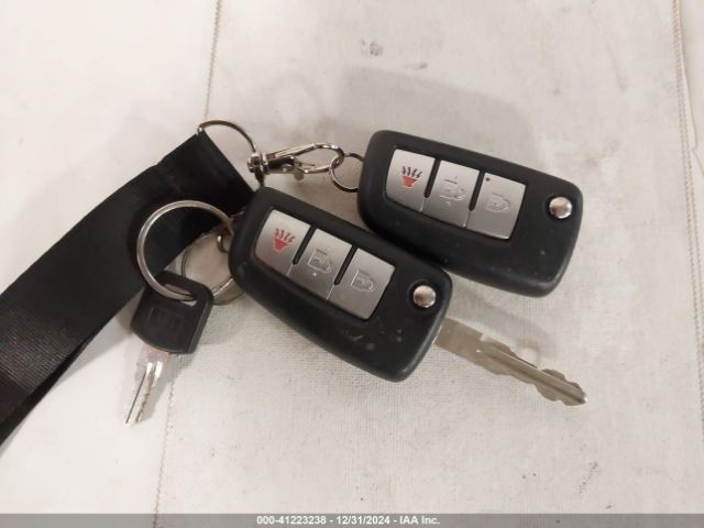 JN1BJ1CR8HW142307 Nissan Rogue Sport S