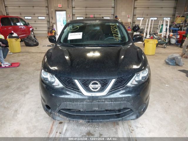JN1BJ1CR8HW142307 Nissan Rogue Sport S