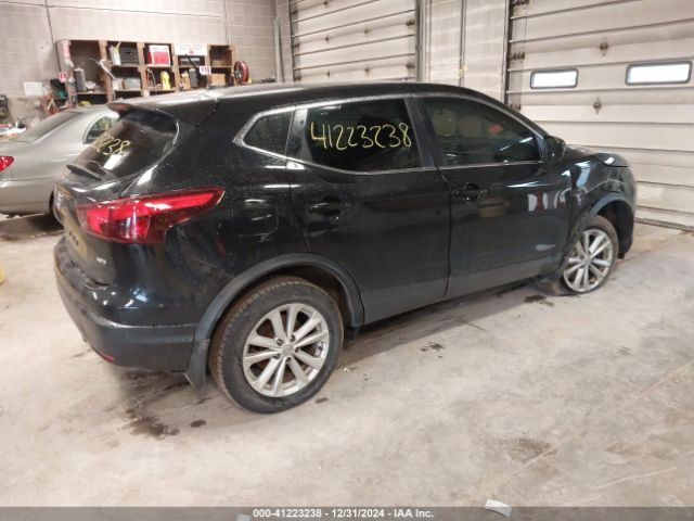 JN1BJ1CR8HW142307 Nissan Rogue Sport S
