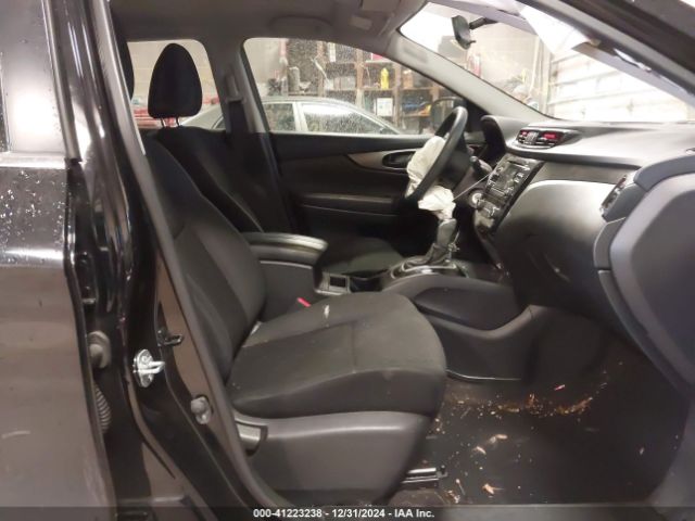 JN1BJ1CR8HW142307 Nissan Rogue Sport S