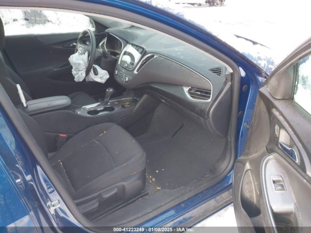 2019 CHEVROLET MALIBU 1G1ZD5ST8KF133145 Photo 4