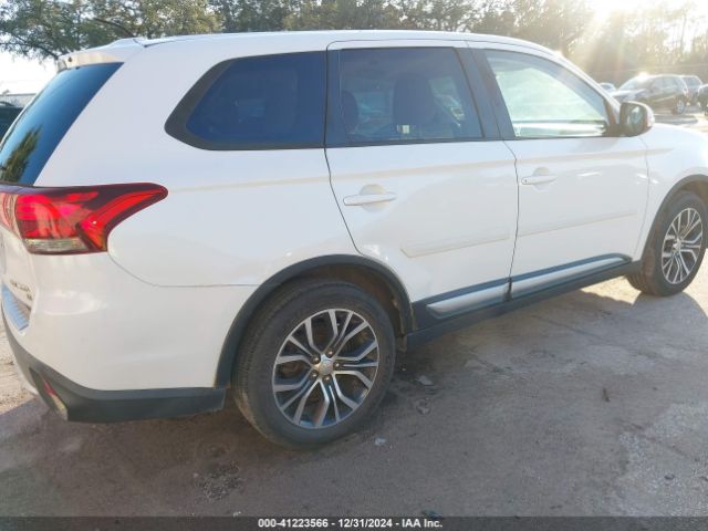 JA4AD3A31GZ047704 Mitsubishi Outlander Se