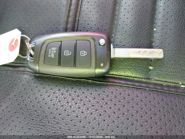 KMHRC8A30PU266073 Hyundai Venue Sel