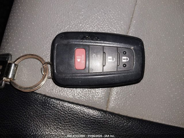 2T3RWRFV1LW080177 Toyota Rav4 Hybrid Xle