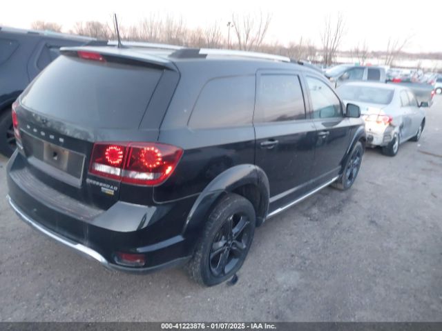 3C4PDCGG0JT515916 Dodge Journey Crossroad