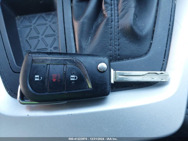 Toyota RAV4 LE 2019 2T3H1RFV2KW013371 Image 11