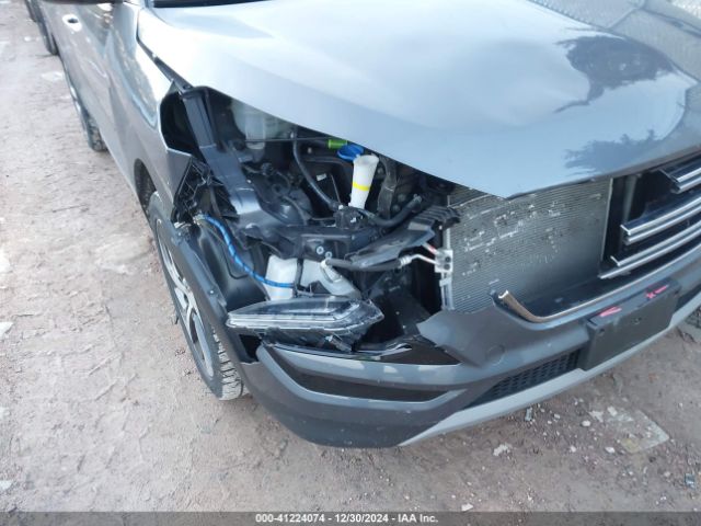 KM8J3CA25JU670260 Hyundai Tucson Limited