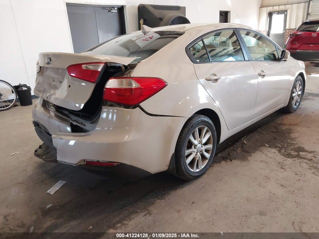 KIA FORTE LX 2015 KNAFK4A67F5374693 Image 4