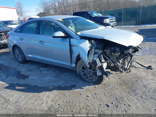2015 5NPE24AF7FH223013 main image
