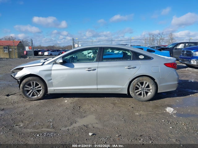 Hyundai SONATA SE 2015 5NPE24AF7FH223013 Image 14