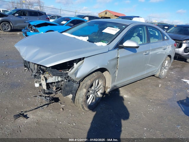 Hyundai SONATA SE 2015 5NPE24AF7FH223013 Image 2