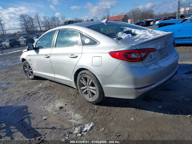 Hyundai SONATA SE 2015 5NPE24AF7FH223013 Image 3