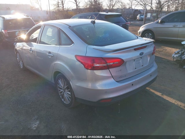 1FADP3J29JL273071 Ford Focus Titanium