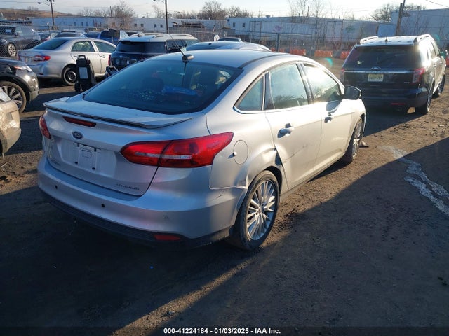 1FADP3J29JL273071 Ford Focus Titanium