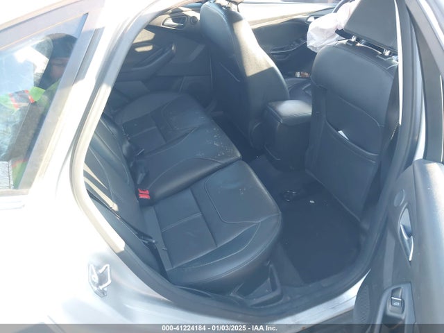 1FADP3J29JL273071 Ford Focus Titanium