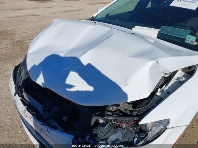 Chrysler 200 Limited 2015 1C3CCCAB9FN694256 Image 10