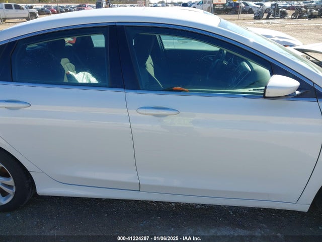 Chrysler 200 Limited 2015 1C3CCCAB9FN694256 Image 13