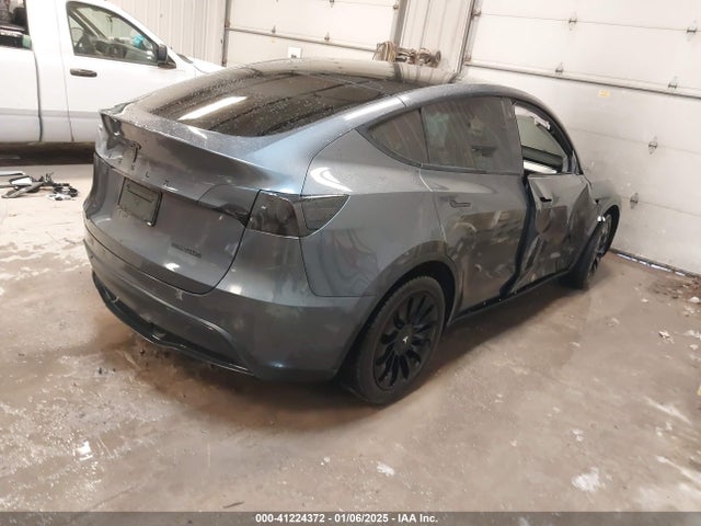 2021 TESLA MODEL Y 5YJYGDEE9MF109820 Photo 3