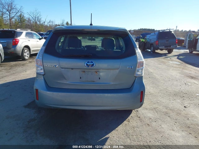 Toyota Prius V Two 2014 JTDZN3EU2EJ006518 Image 16