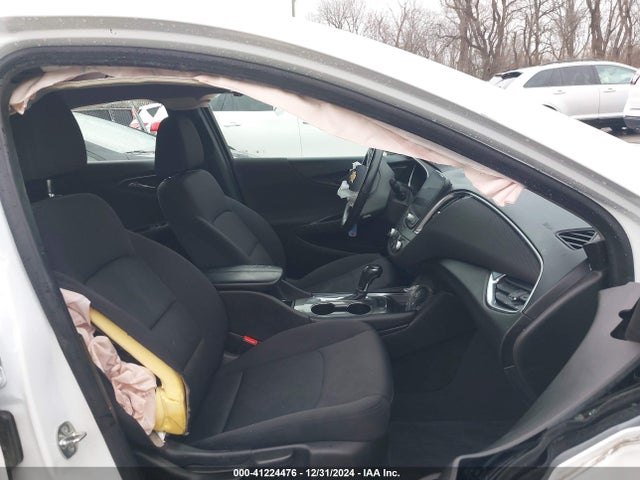 1G1ZE5ST9HF230215 Chevrolet MALIBU 1LT