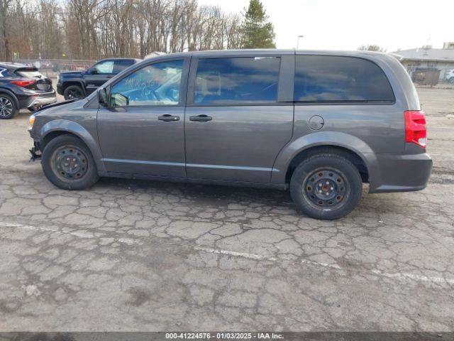2C4RDGBG5KR572009 Dodge Grand Caravan Se