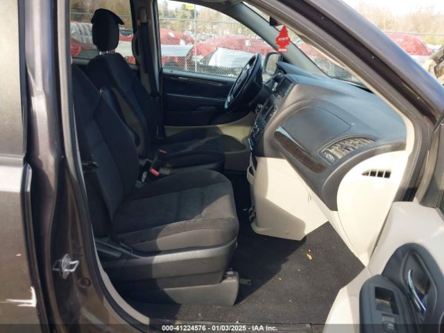 2C4RDGBG5KR572009 Dodge Grand Caravan Se