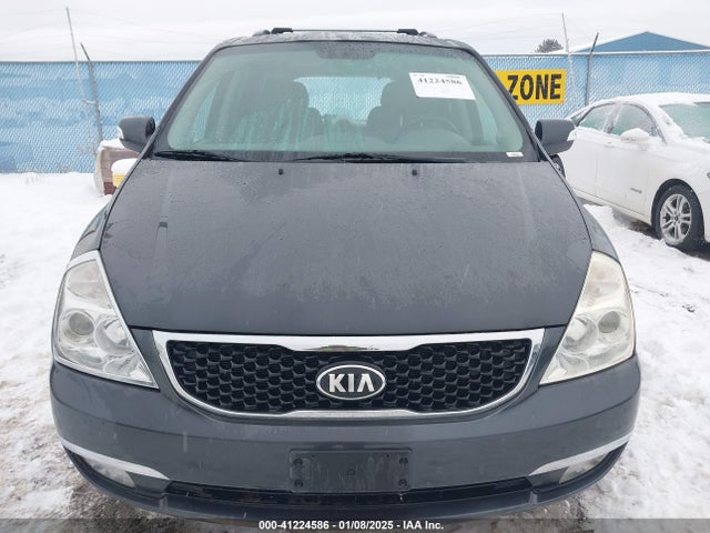 KNDMH4C70E6579070 KIA Sedona