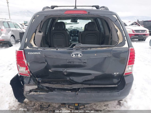 KNDMH4C70E6579070 KIA Sedona